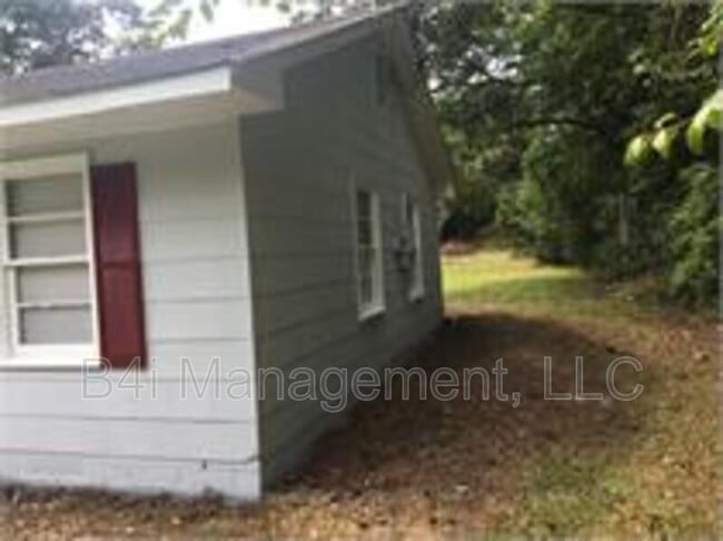 Building Photo - 805 Pamela Dr