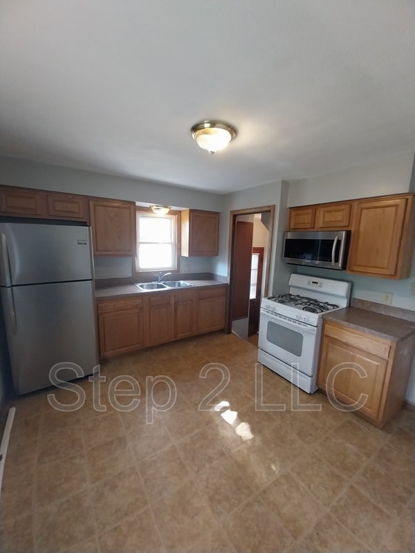 Building Photo - 5048 Claremont Blvd