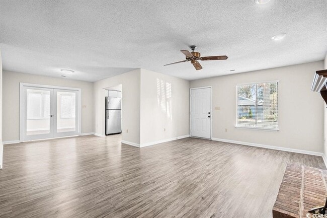 Building Photo - 6536 Valene Ct