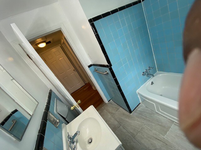 Building Photo - 4837 Cadieux Rd