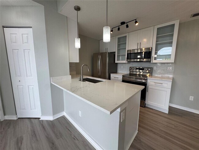 Building Photo - 2569 Grassy Point Dr