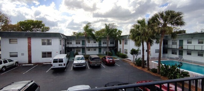 Interior Photo - Trayann Apartments - 7777 Pines Blvd
