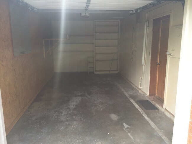 Building Photo - 2718-2720 S. Stewart