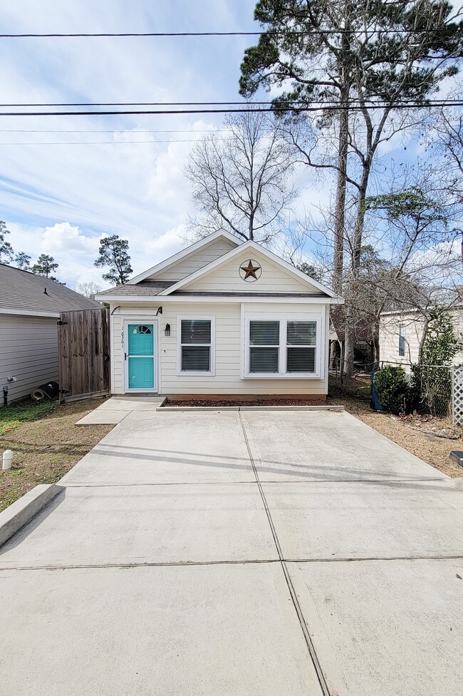 Building Photo - 16361 Eastchase St