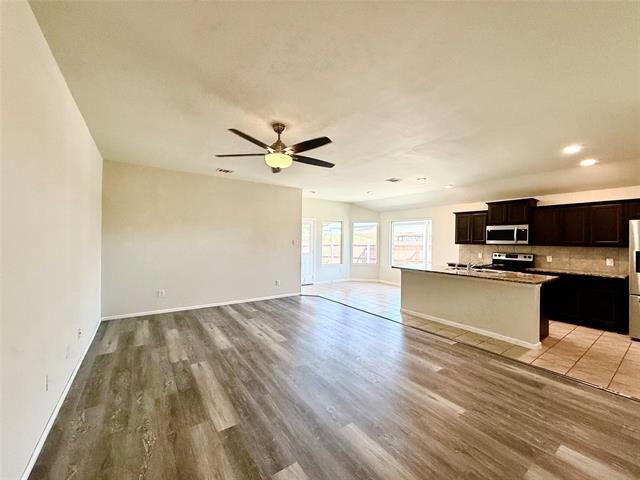 Building Photo - 240 Crowfoot Dr