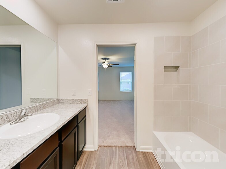 Building Photo - 11750 Davalos Ln