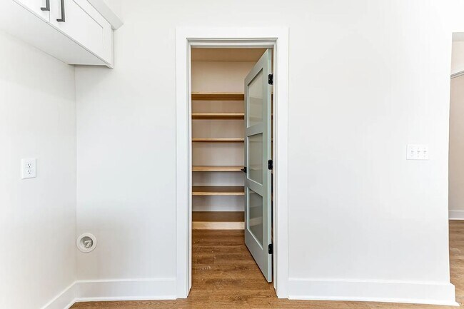 Building Photo - Single family home in Goddard Kansas. This home features 2 bedrooms, 2 bathrooms and a three car ...