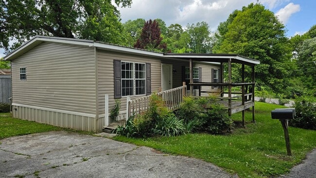 Primary Photo - 3 bedroom, 2 bathroom Double Wide