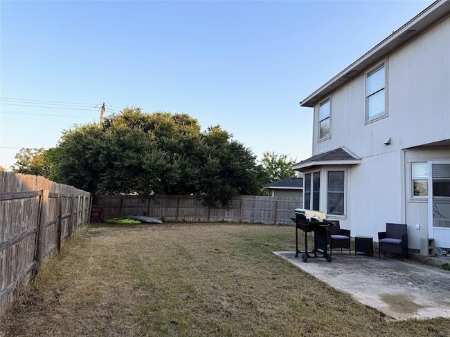 Building Photo - 541 Zebra Dr