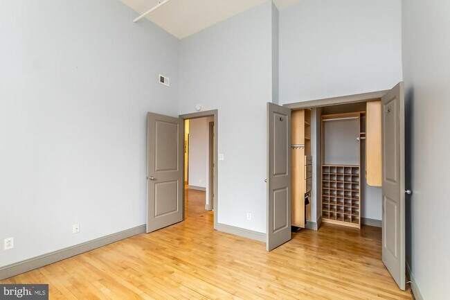 Building Photo - 511 S Bond St