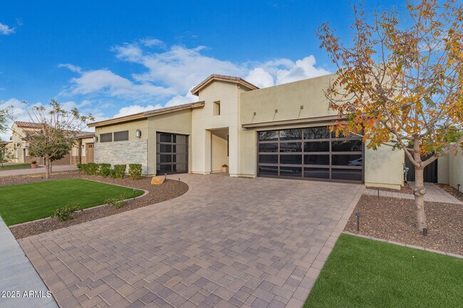 Building Photo - 4601 S Pinaleno Dr