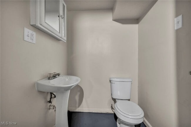 Building Photo - 10213 Dove Ave