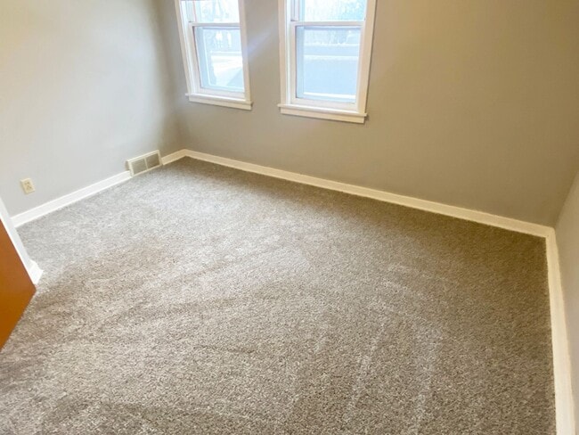 Building Photo - 1704 Merrill Ave