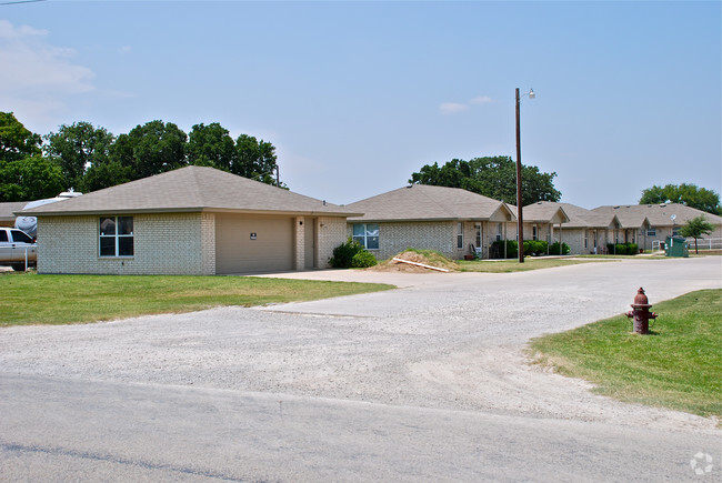 Building Photo - Estates of Bridgeport