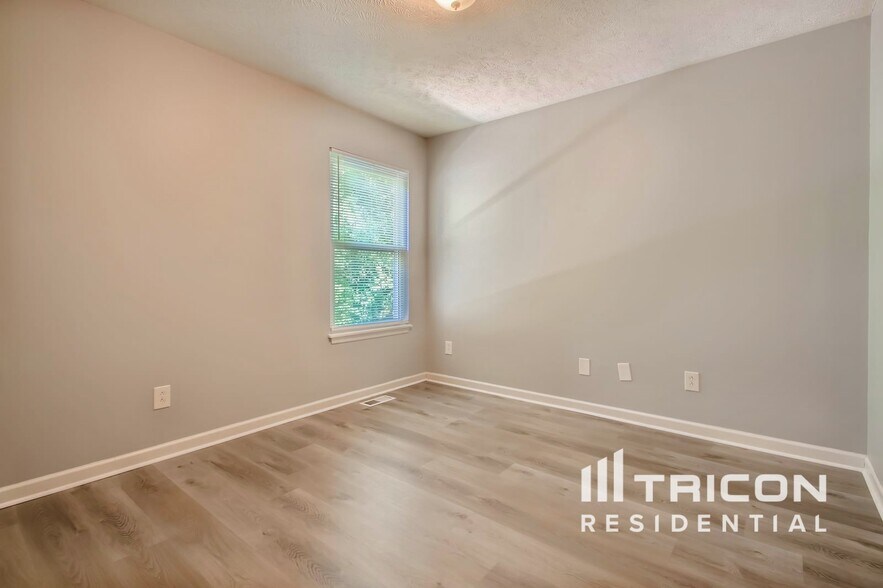 Building Photo - 133 Walton Village Dr