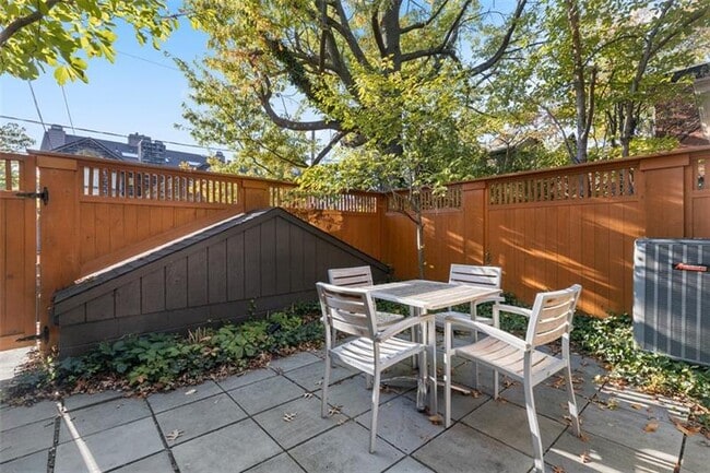 Building Photo - 718 Filbert St