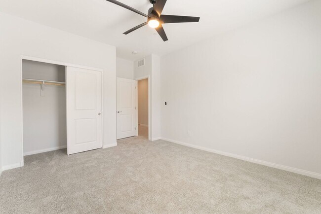 Building Photo - Modern Living in Cadence – 3 Bedroom Beauty!
