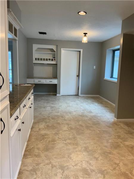 Building Photo - 614 Ellingham Dr