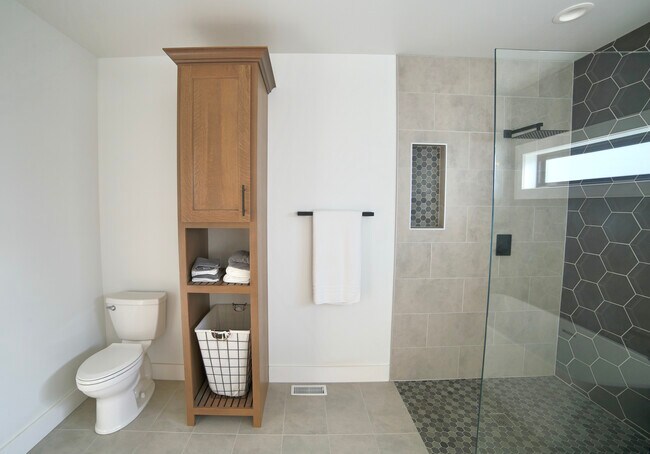 Building Photo - 1830 22nd St S