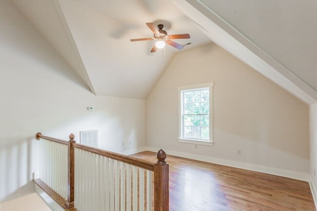 Building Photo - Adorable 3 bedroom home!