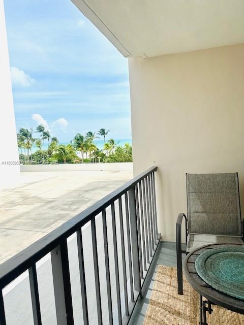 Building Photo - 2625 Collins Ave