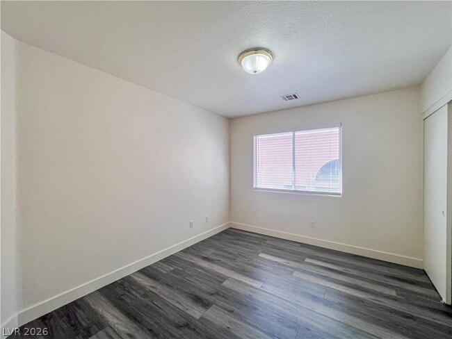 Building Photo - 8913 Kingswood Dr