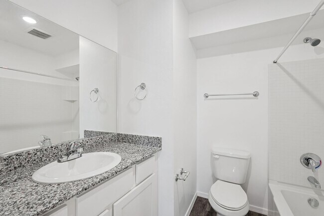 Building Photo - 12570 N Cotton Ln