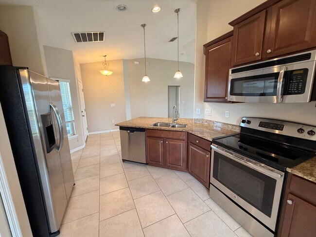 Building Photo - Conveniently Located 3BR Home in Port Orange Plantation