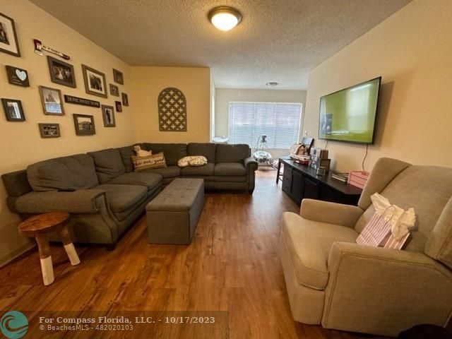 Building Photo - 12980 Vista Isles Dr