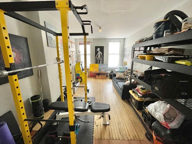 Building Photo - 3 Bedroom Apartment Superior Location South End of Burlington VT Available between 6/5-6/15