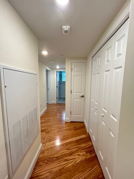 Building Photo - 1 Langdon Sq