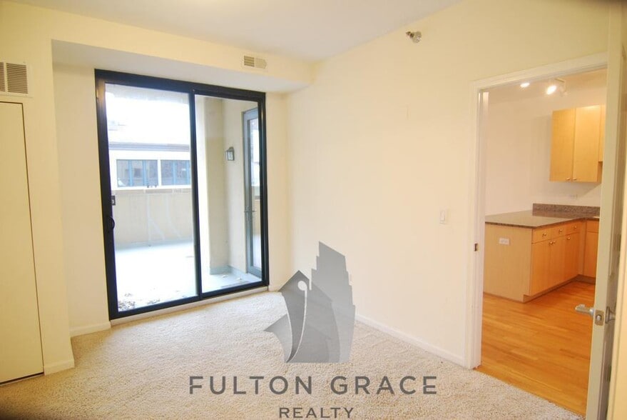 Building Photo - 1464 S MICHIGAN Ave