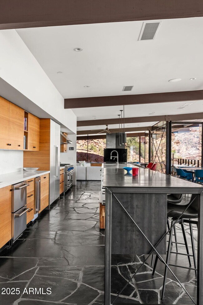 Building Photo - 4925 E Red Rock Dr