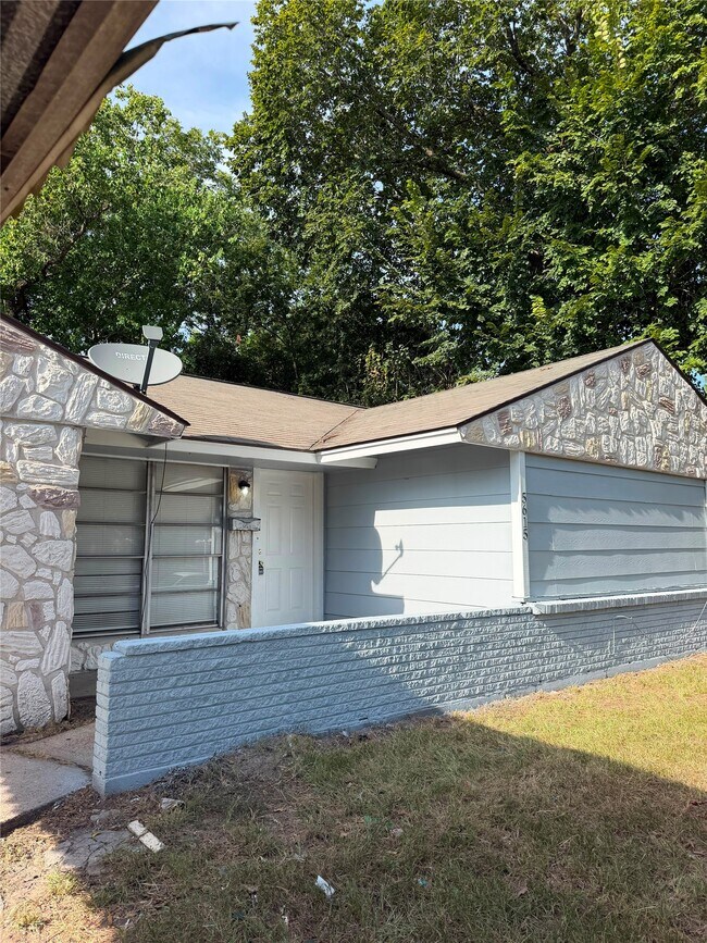 Building Photo - 5615 Simsdale St