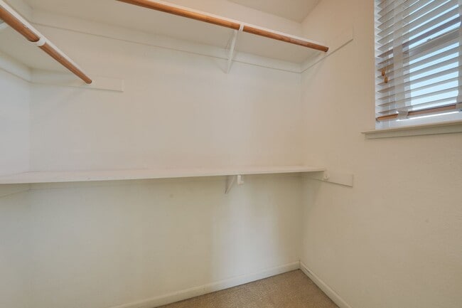 Building Photo - 9538 Fox Wind Ct