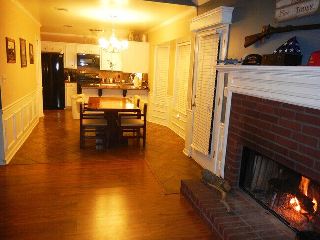 Building Photo - 1502 Winchester Dr
