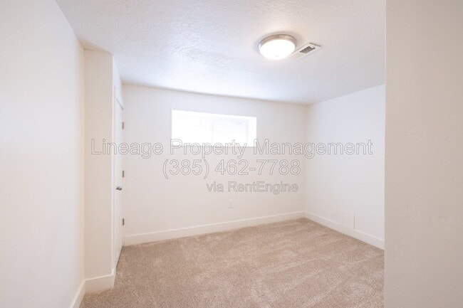 Building Photo - 1223 Emery St W