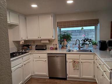 Building Photo - 2598 Coronado Pl