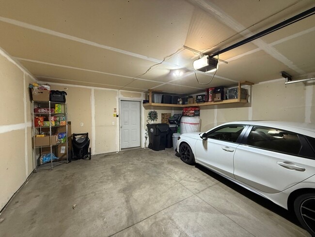 Building Photo - Beautiful 2 Bed, 2 Bath Townhome for Rent ...