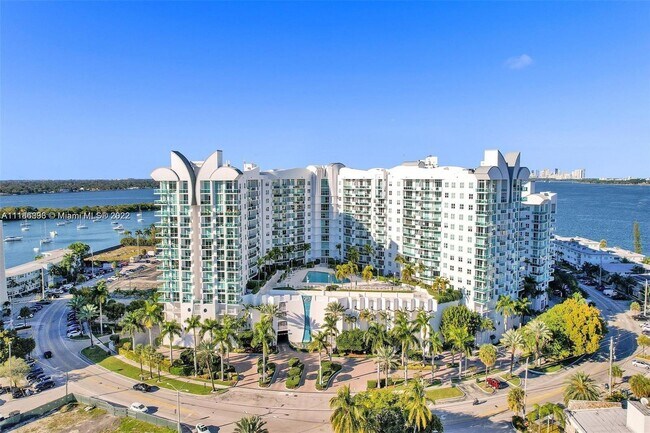 Building Photo - 7900 Harbor Island Dr