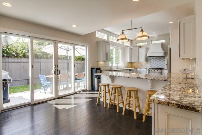 Building Photo - 657 Westbourne St