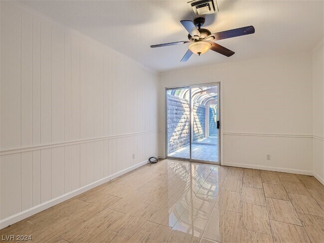 Building Photo - 3415 Villa Hermosa Dr