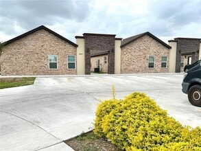 Building Photo - 3911 Valeria St