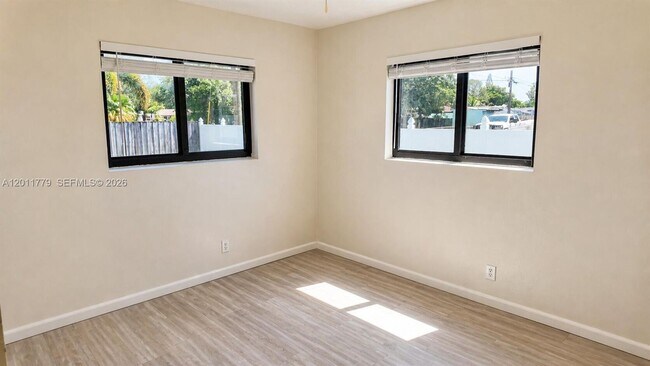Building Photo - 6701 Pershing St