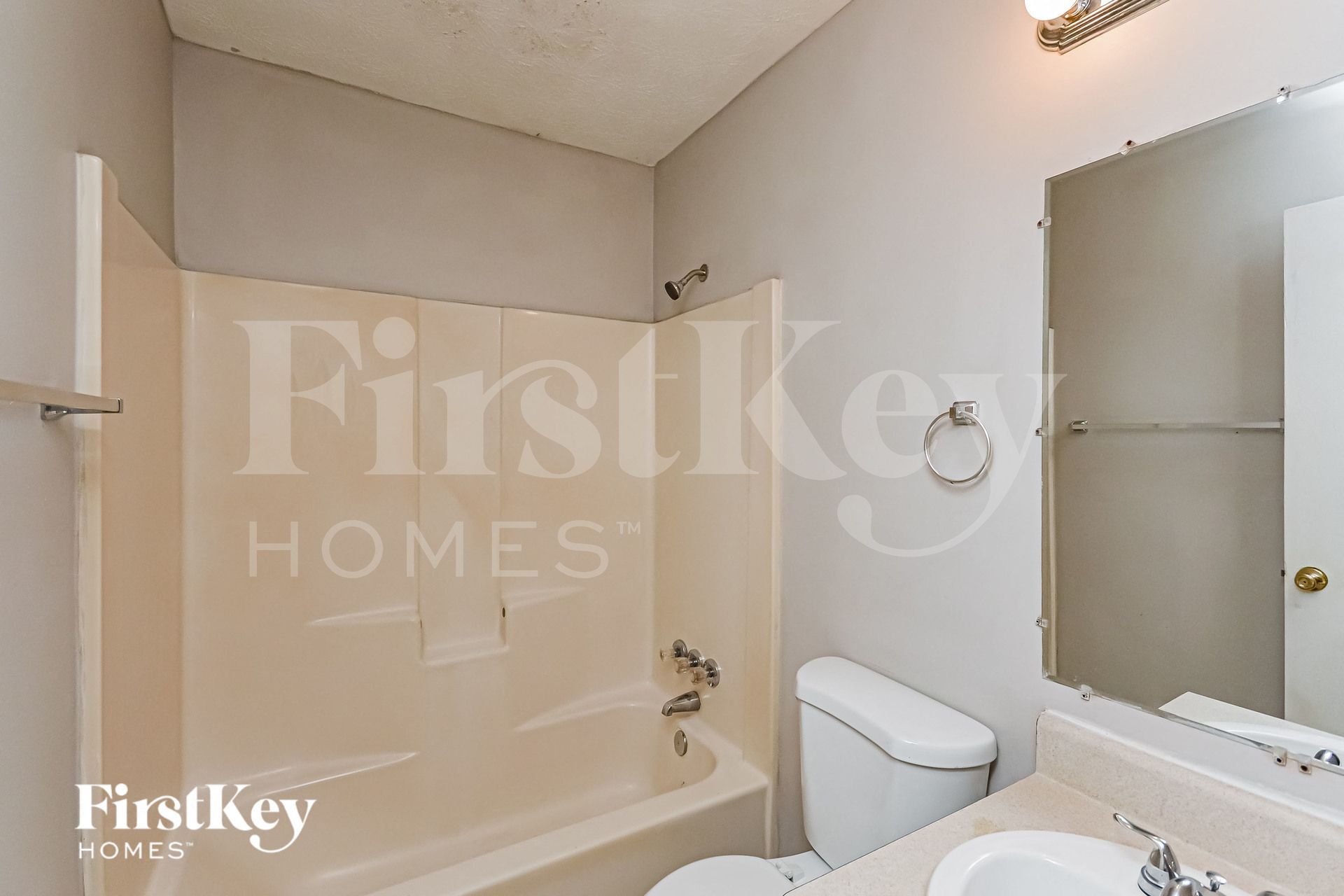 Building Photo - 975 Martin Rd