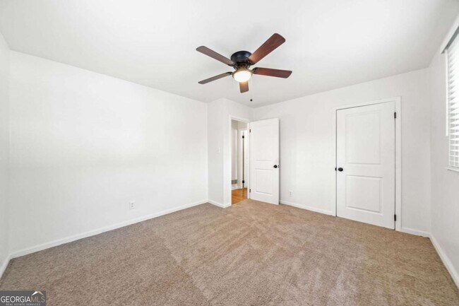 Building Photo - 801 N Evelyn Pl NW