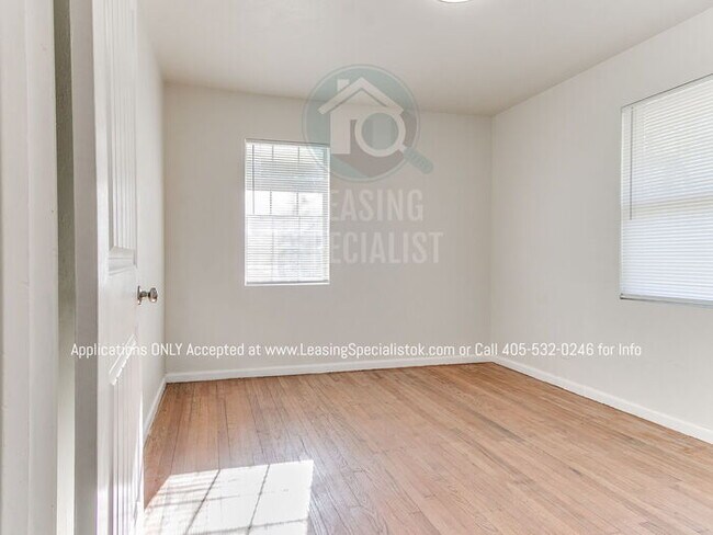 Building Photo - Charming Mid Norman 3 Bed 2 Bath Home!