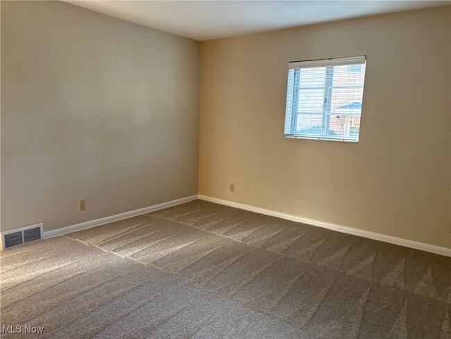 Building Photo - 163 Kenridge Rd