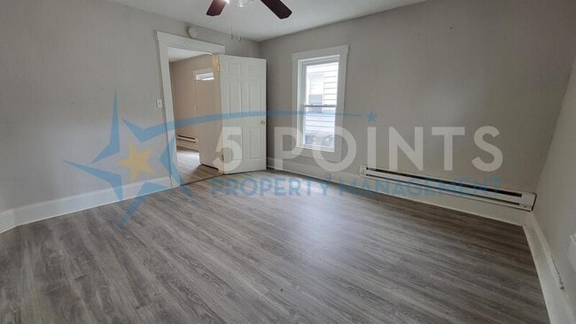 Building Photo - 2036 Lark St