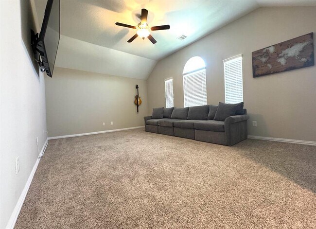 Building Photo - 718 S Chamfer Way